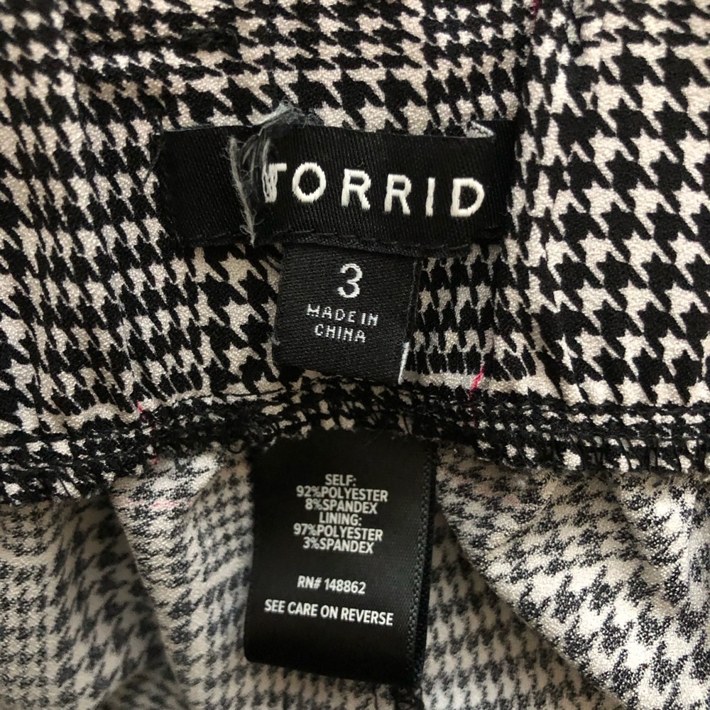 Torrid Houndstooth Cigarette Pant - Picture 4 of 7
